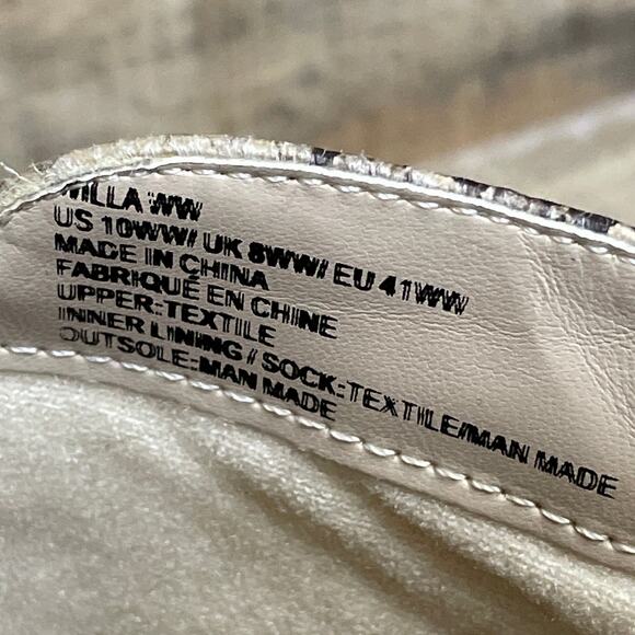 JustFab Willa Snake Print Heeled Buckle Booties Ankle Boots White Gray Size 10 - Picture 11 of 12